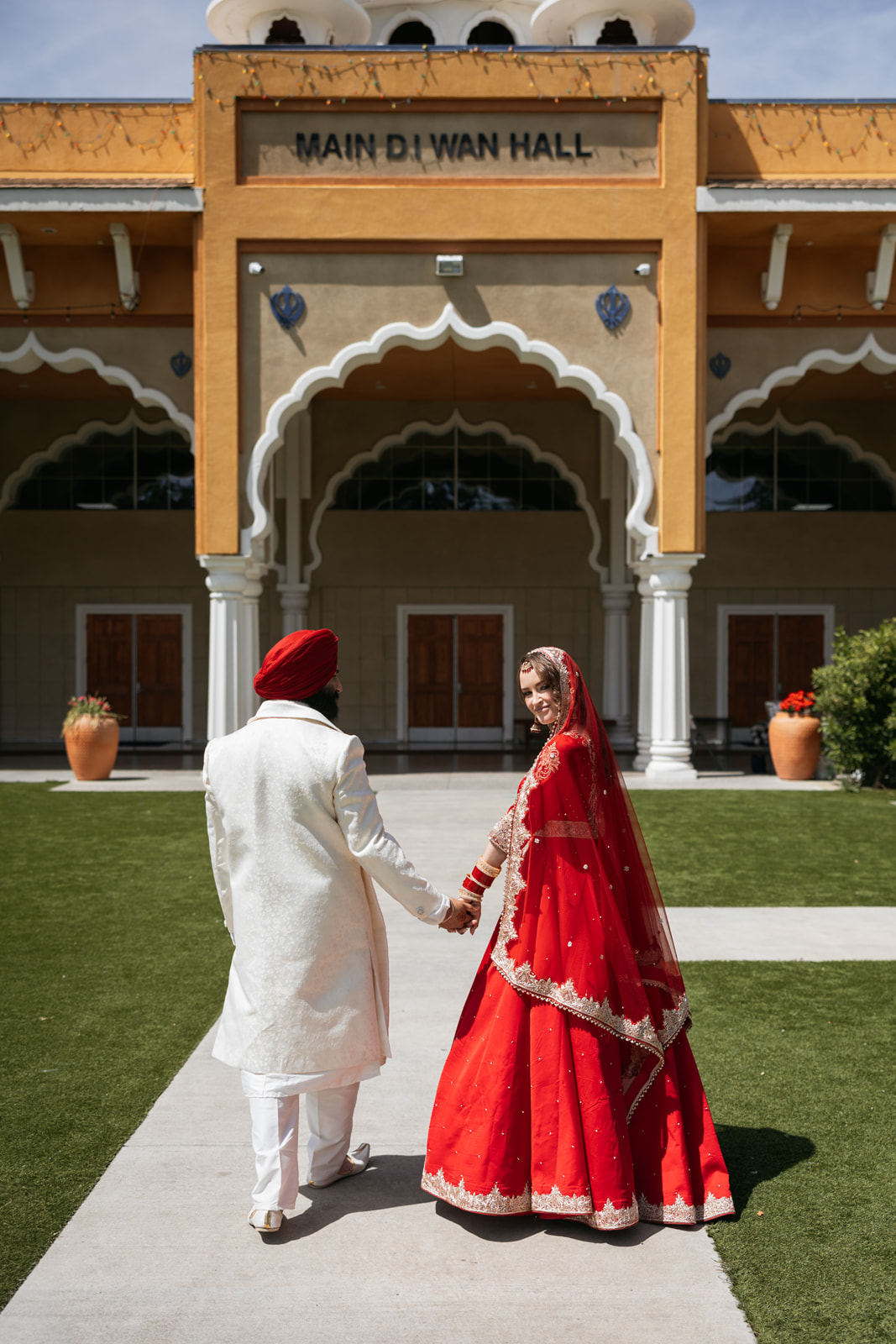 Walking toward the Main Diwan Hall